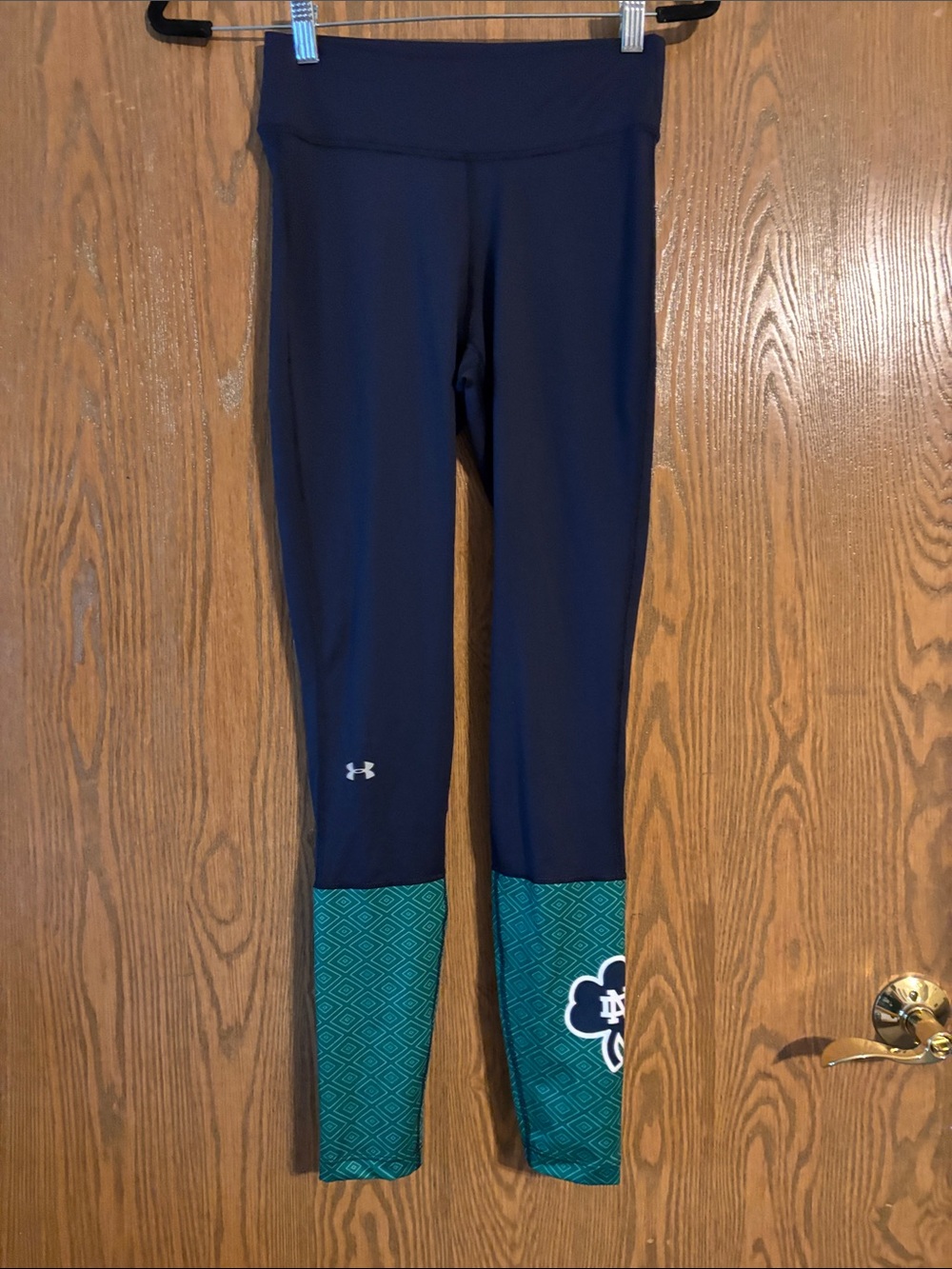 Under Armour Navy Leggings with Teal Patterned Calves Size Small